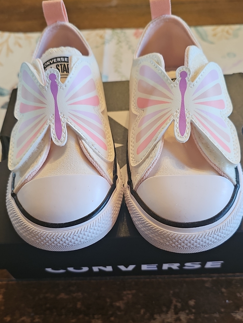 CONVERSE TODDLER GIRL NWT BUTTERFLY SHOES SIZE 8